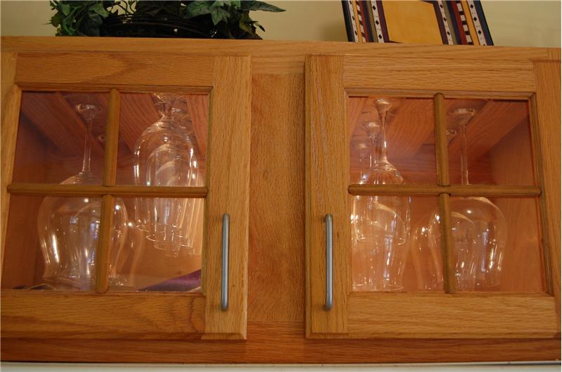 Lighted display cabinet