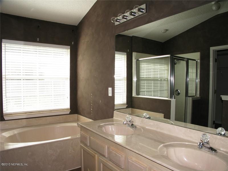 Master Bath with Custom Paint