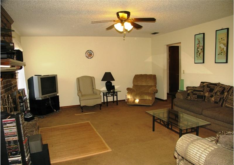 Large Family Room for Holiday Get-togethers