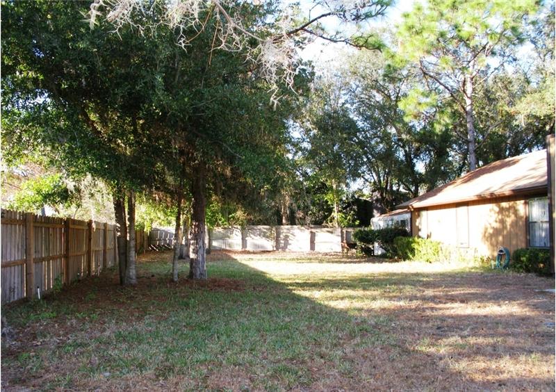 Fully Fenced too - great for Fido