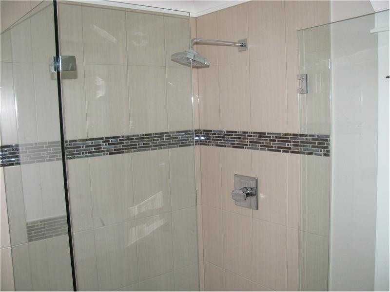 Shower Ensuite with Rain Shower Head