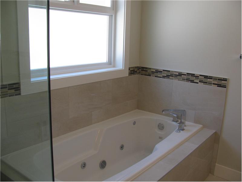Jetted tub in Master ensuite
