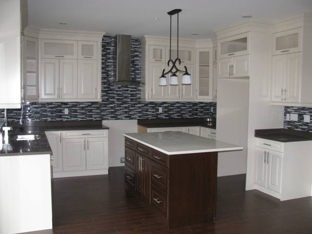 Kitchen with Island, quartz counter top