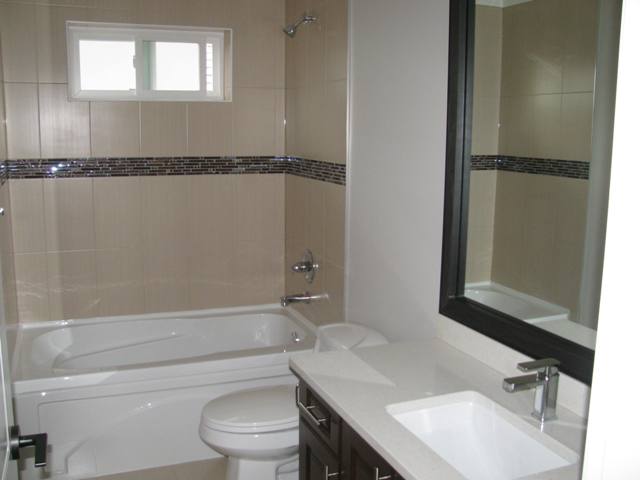 Main bathroom 