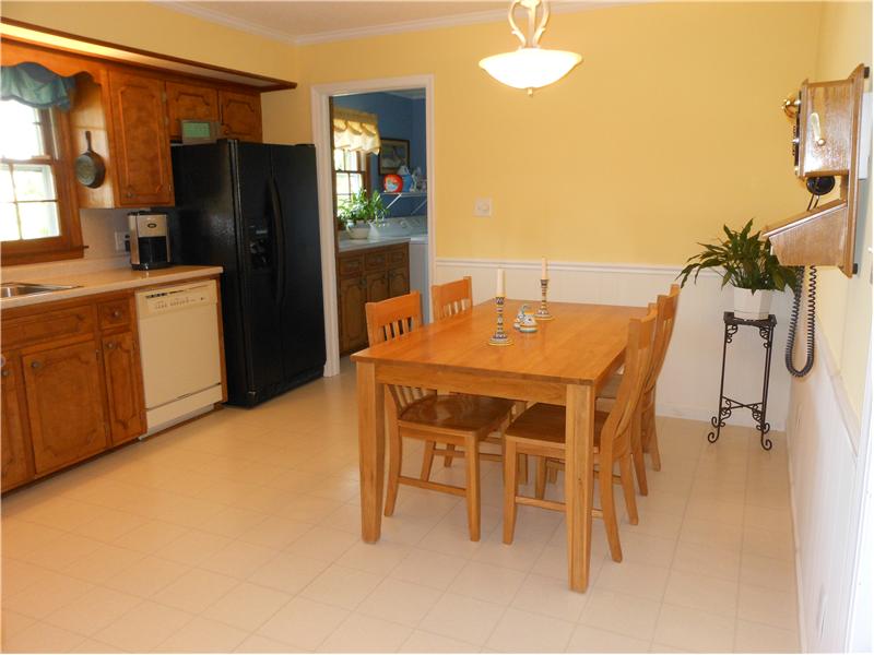BREAKFAST ROOM