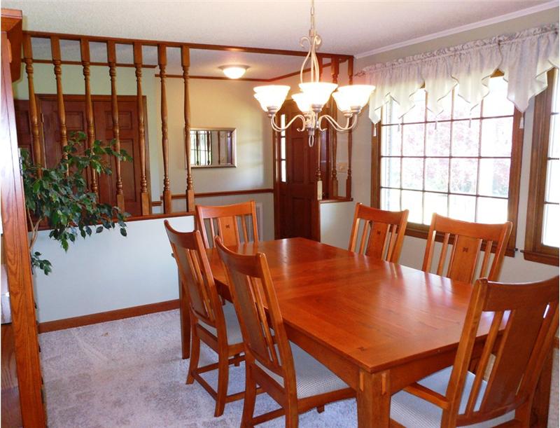 FORMAL DINING