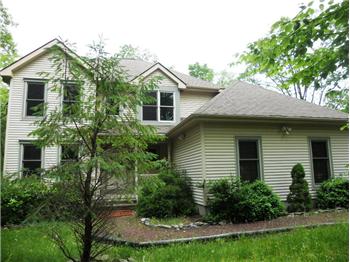 Primary listing photos for listing ID 238746